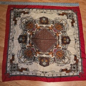 Detailed square scarf